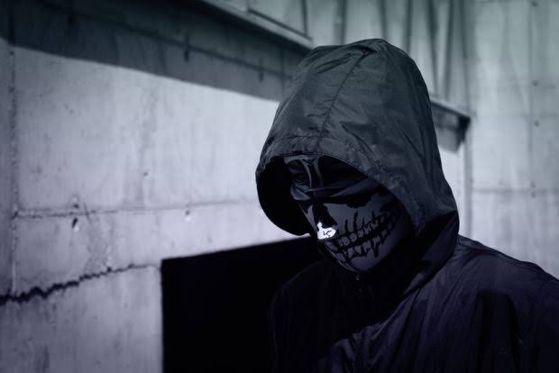 Coronavirus masks help criminals